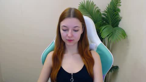 Snapshot of vivien_leight chatting on 11, 2, 2025 Vivien online show from 11, 2, 2025
