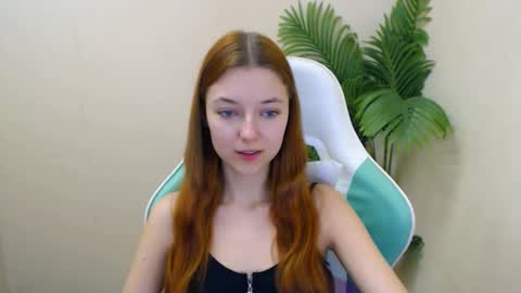 Snapshot of vivien_leight chatting on 11, 2, 2025 Vivien online show from 11, 2, 2025