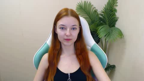 Snapshot of vivien_leight chatting on 17, 2, 2025 Vivien online show from 17, 2, 2025
