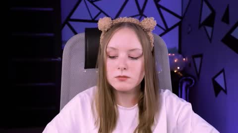 Vivien online show from 13, 2, 2025