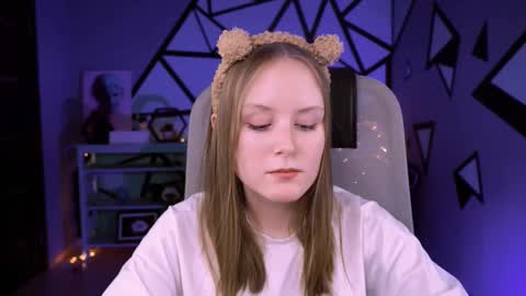 Vivien online show from 13, 2, 2025