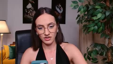 Vivienne online show from 11, 4, 2026