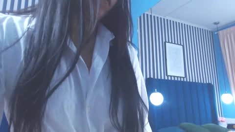 Vivian  online show from 20, 2, 2026