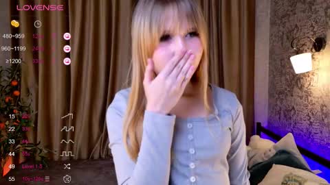 Snapshot of viviesunn chatting on 5, 11, 2025 Mia Skaidrite online show from 5, 11, 2025