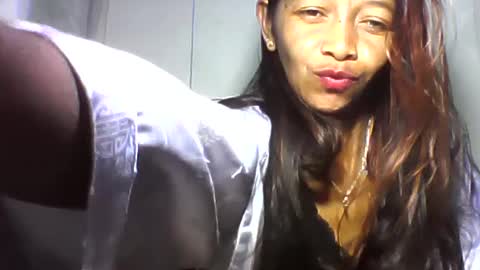 Snapshot of vixen_lina chatting on 22, 6, 2026 vixen_lina online show from 22, 6, 2026