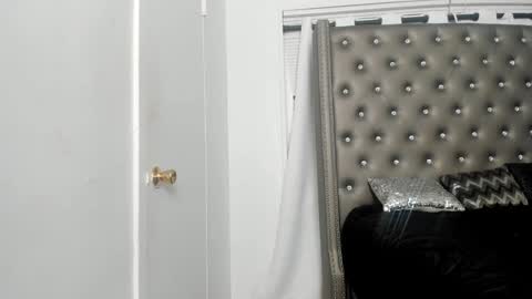 Sasha Malone online show from 4, 12, 2024