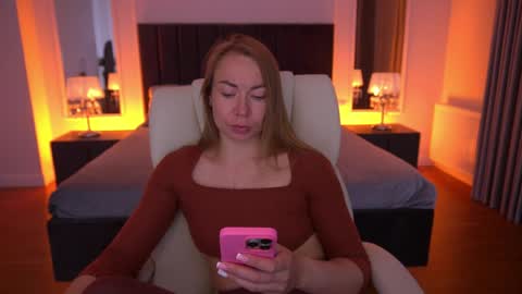 Snapshot of vixenmuse chatting on 28, 5, 2026 Ur Lady online show from 28, 5, 2026