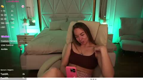 Snapshot of vixenmuse chatting on 17, 6, 2026 Ur Lady online show from 17, 6, 2026