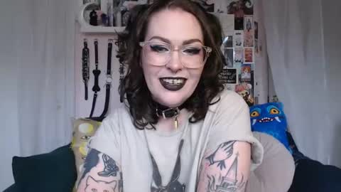 Snapshot of vixinvvitch chatting on 13, 6, 2026 VIXIN online show from 13, 6, 2026