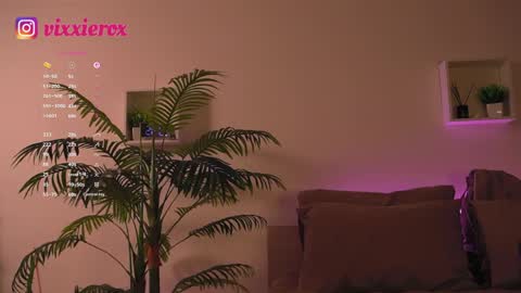 Snapshot of vixxxiee chatting on 28, 4, 2026 vixxxiee online show from 28, 4, 2026
