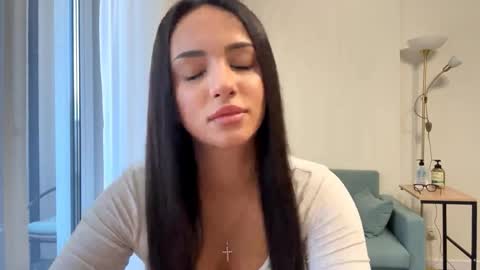 Miss Mia online show from 10, 4, 2026