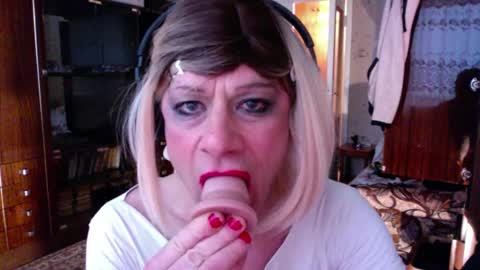 Violetta Elysia online show from 3, 2, 2026