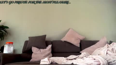 Voiletxx online show from 17, 12, 2025