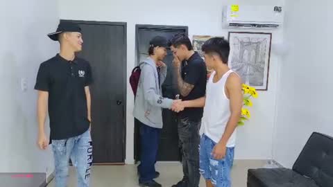 voyeurism_guys online show from 10, 6, 2026
