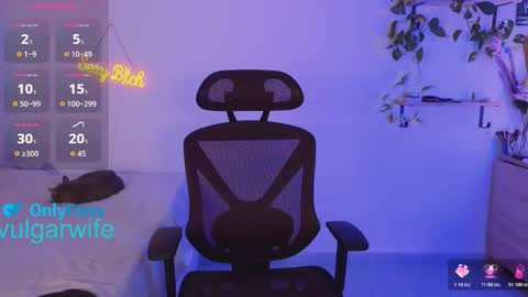 Snapshot of vulgar_wife chatting on 24, 10, 2025 Vikky online show from 24, 10, 2025