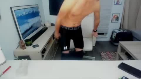 Vulgaralex320 online show from 4, 2, 2025