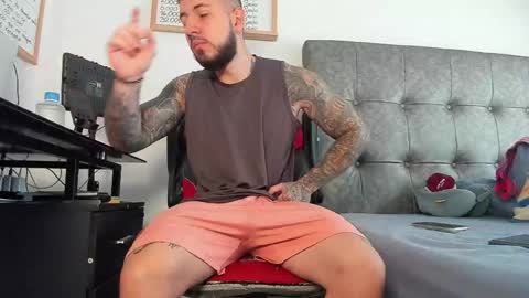 Snapshot of vyxen_ chatting on 9, 2, 2026 vyxen_ online show from 9, 2, 2026