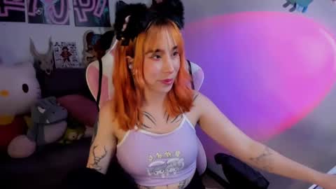 Snapshot of waifu_aika chatting on 1, 2, 2025 AIKA  online show from 1, 2, 2025