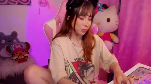Snapshot of waifu_aika chatting on 22, 10, 2025 AIKA  online show from 22, 10, 2025