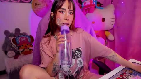 Snapshot of waifu_aika chatting on 25, 10, 2025 AIKA  online show from 25, 10, 2025