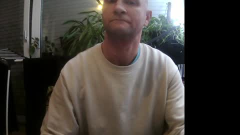 Snapshot of wailersgun chatting on 23, 12, 2024 wailersgun online show from 23, 12, 2024