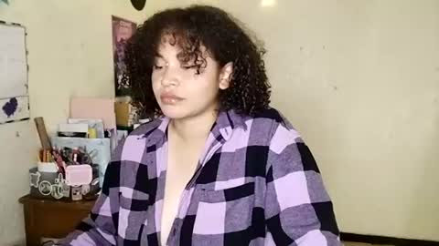 Snapshot of wallace_juli chatting on 5, 8, 2026 Juli online show from 5, 8, 2026