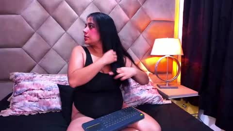 Wanda and Ember online show from 4, 3, 2025