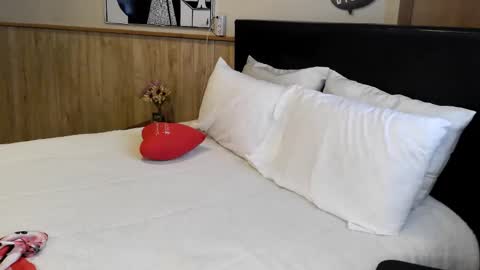 wanderlustgaal online show from 10, 9, 2025