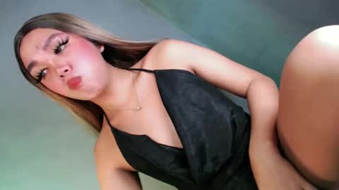 Isla Fox online show from 9, 2, 2025