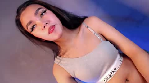 Isla Fox online show from 5, 10, 2025