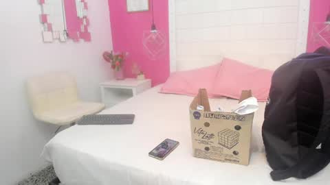 Snapshot of watson_crystal00 chatting on 27, 5, 2026 Milf Latina online show from 27, 5, 2026