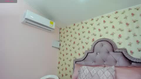 Milf Latina online show from 25, 6, 2026