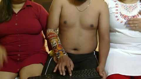 Snapshot of we_are_indian chatting on 6, 6, 2026 khushiwife kabirhubby kavyasexy gf online show from 6, 6, 2026