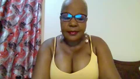 Snapshot of weaverbird25 chatting on 10, 1, 2026 weaverbird25 online show from 10, 1, 2026