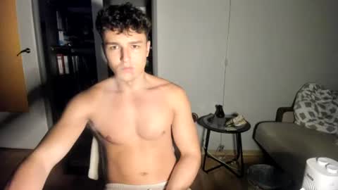 Snapshot of wee_willy_winky chatting on 24, 6, 2026 wee_willy_winky online show from 24, 6, 2026