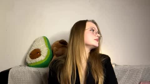 Snapshot of weicauley chatting on 1, 12, 2025 Elise online show from 1, 12, 2025