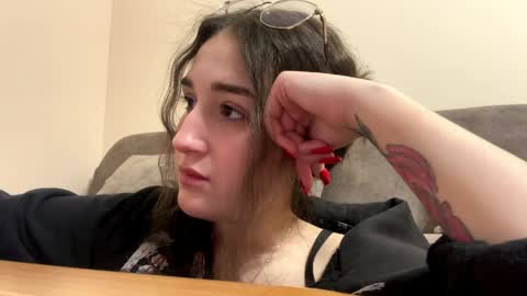 Snapshot of wendolynmusil chatting on 22, 4, 2026 Anna online show from 22, 4, 2026