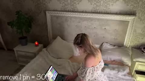 Snapshot of wendy_amber chatting on 3, 3, 2025 Daisy online show from 3, 3, 2025