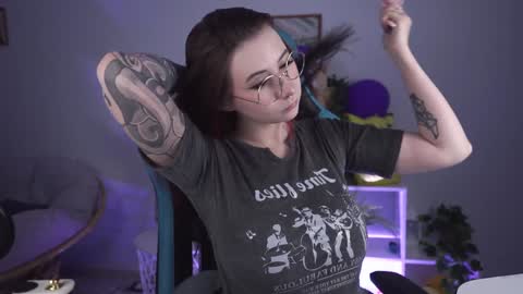 Snapshot of wesleegray chatting on 4, 2, 2025 little girl who is always rightLisa online show from 4, 2, 2025