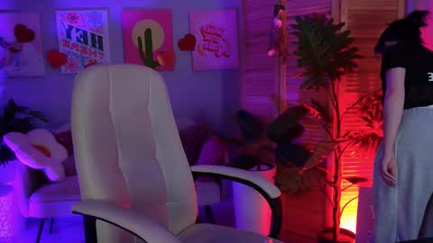 little girl who is always rightLisa online show from 28, 3, 2026