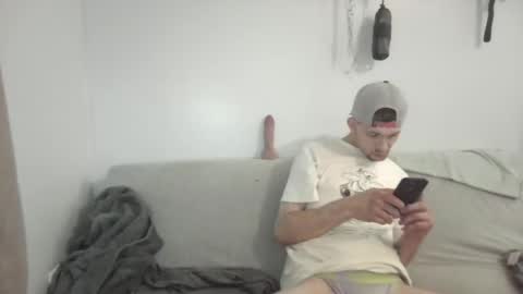 Snapshot of wesleyandkale chatting on 6, 4, 2026 Wesley And Kale online show from 6, 4, 2026