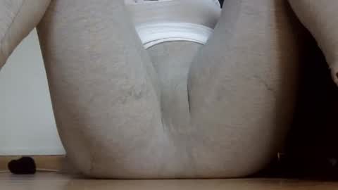 wet_pants2022 online show from 19, 12, 2025