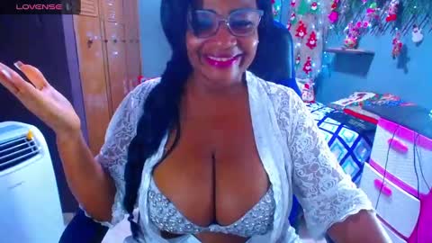 Snapshot of wethotass chatting on 14, 12, 2024 gina online show from 14, 12, 2024