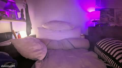 danni online show from 7, 11, 2025