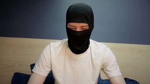 whispero_o online show from 3, 12, 2025