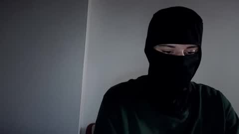 whispero_o online show from 23, 12, 2025