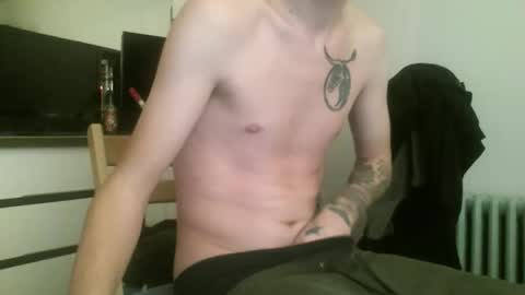 Snapshot of whiteboyslim21 chatting on 1, 3, 2026 whiteboyslim21 online show from 1, 3, 2026