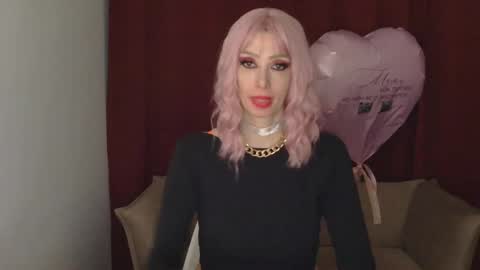 White Queen online show from 16, 2, 2025