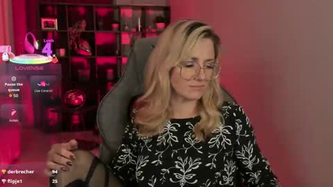 Snapshot of whitneypunnch chatting on 26, 3, 2026 whitneypunnch online show from 26, 3, 2026