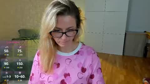 Snapshot of whitneypunnch chatting on 23, 6, 2026 whitneypunnch online show from 23, 6, 2026